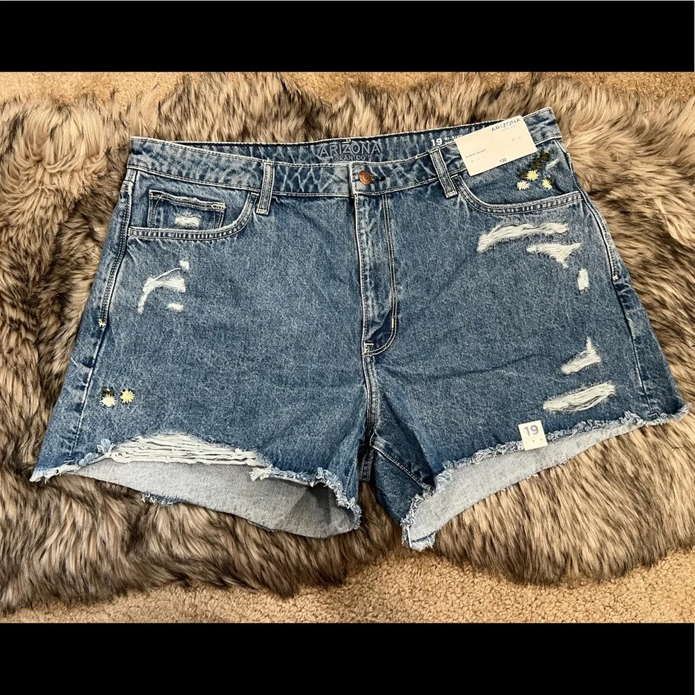 Arizona & Co Hi-Rise Shortie Shorts-Juniors NWT Size 19 - Picture 5 of 14